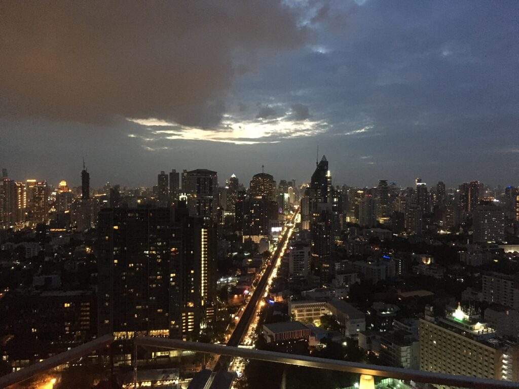 תמונה הממחישה Octave Rooftop Lounge & Bar