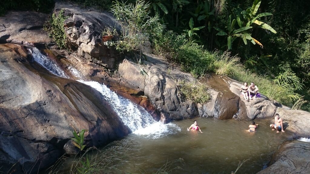 תמונה הממחישה Mor Paeng Waterfall